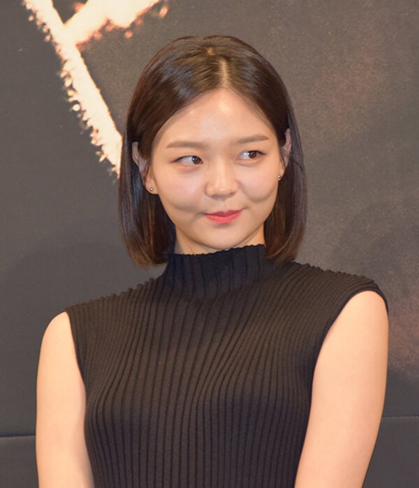Esom: The Multifaceted Star of Korean Cinema and Fashion